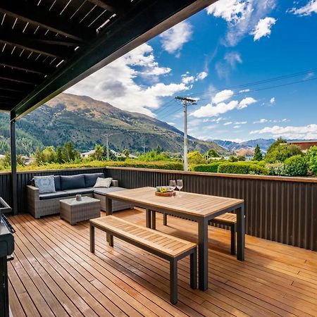 Views On Parry - Lake Hawea Holiday Home Extérieur photo