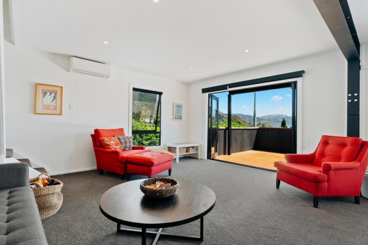 Views On Parry - Lake Hawea Holiday Home Extérieur photo