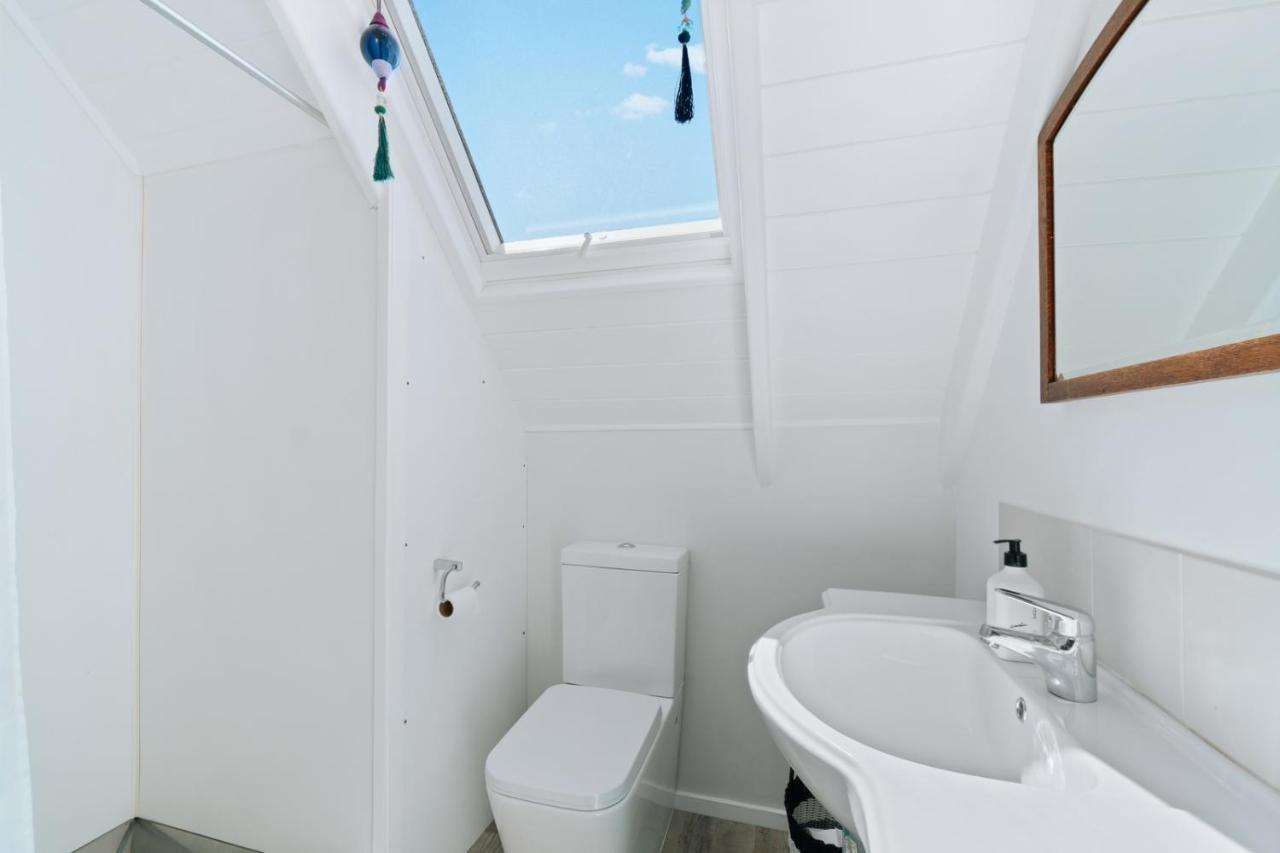 Views On Parry - Lake Hawea Holiday Home Extérieur photo