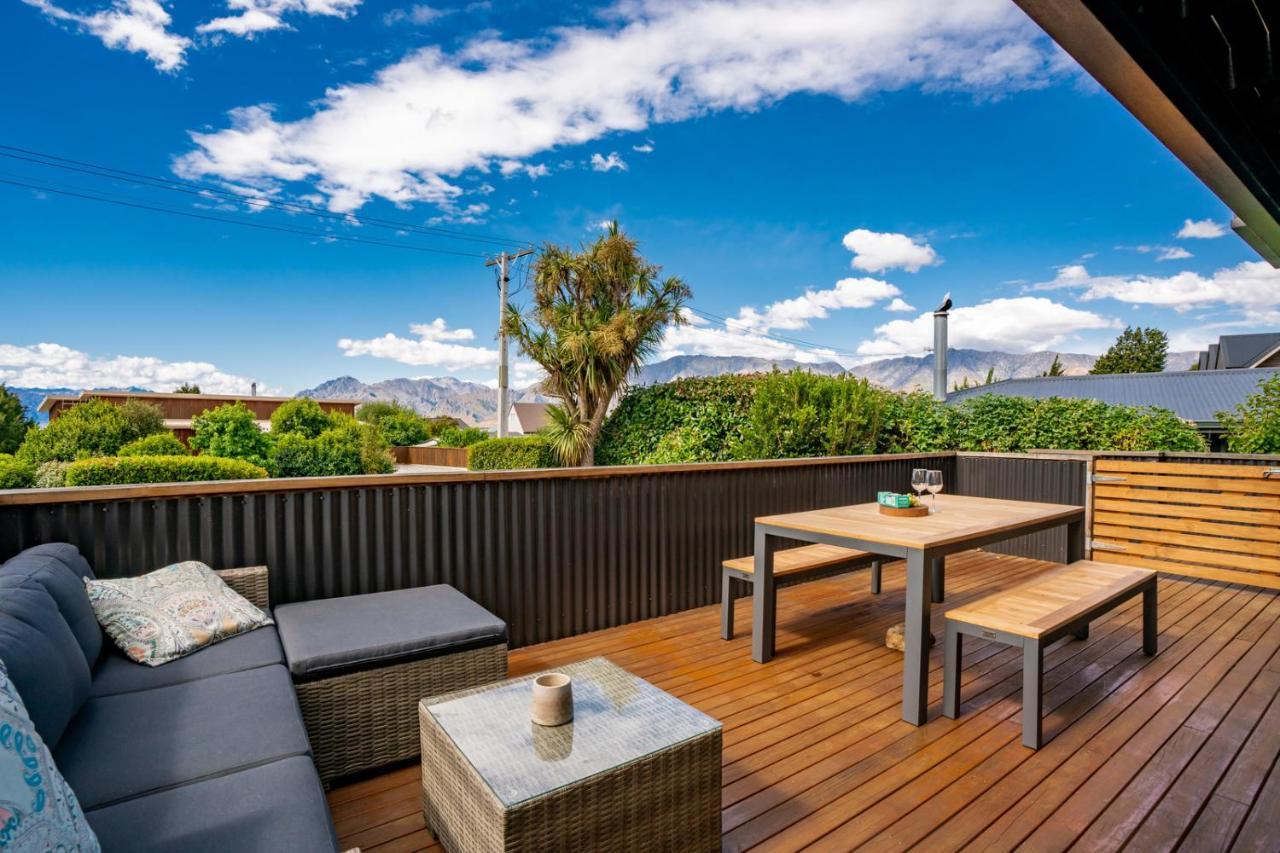 Views On Parry - Lake Hawea Holiday Home Extérieur photo