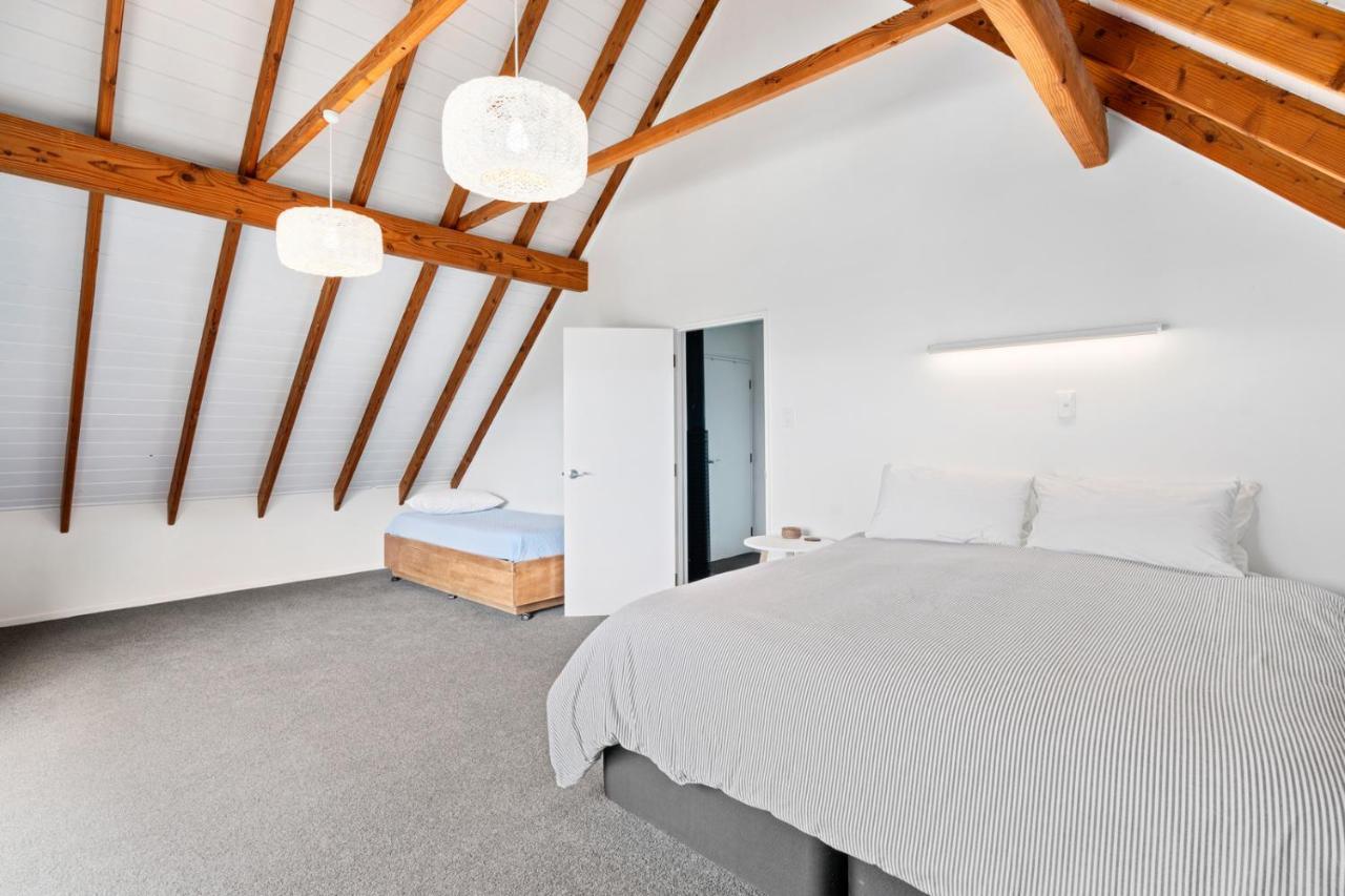 Views On Parry - Lake Hawea Holiday Home Extérieur photo