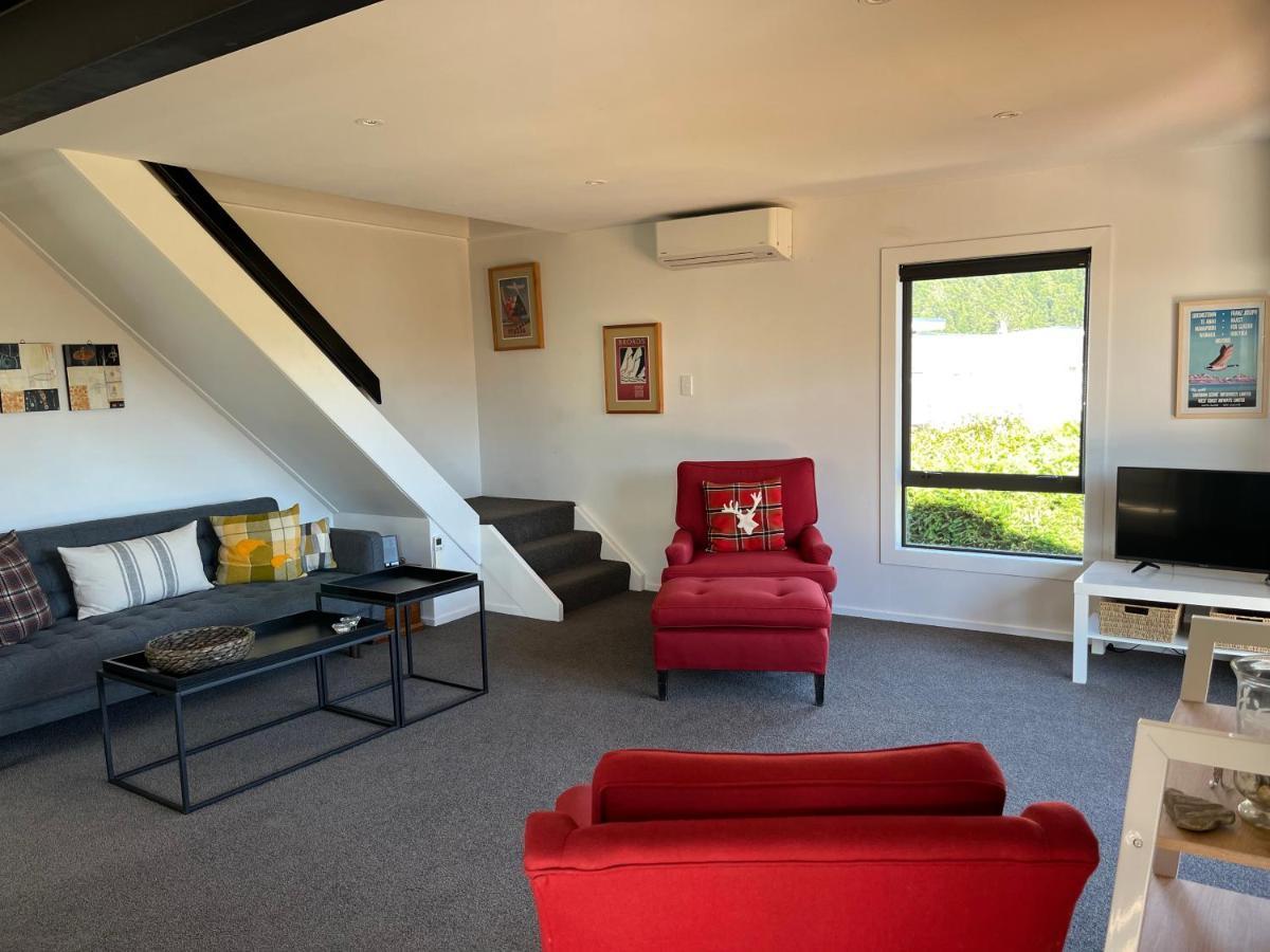 Views On Parry - Lake Hawea Holiday Home Extérieur photo